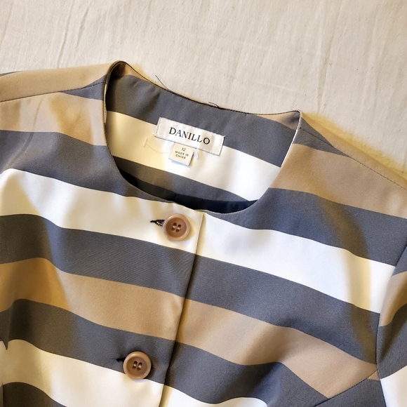 Danillo Size 12 Striped 2-Piece Skirt Suit - Picture 8 of 16